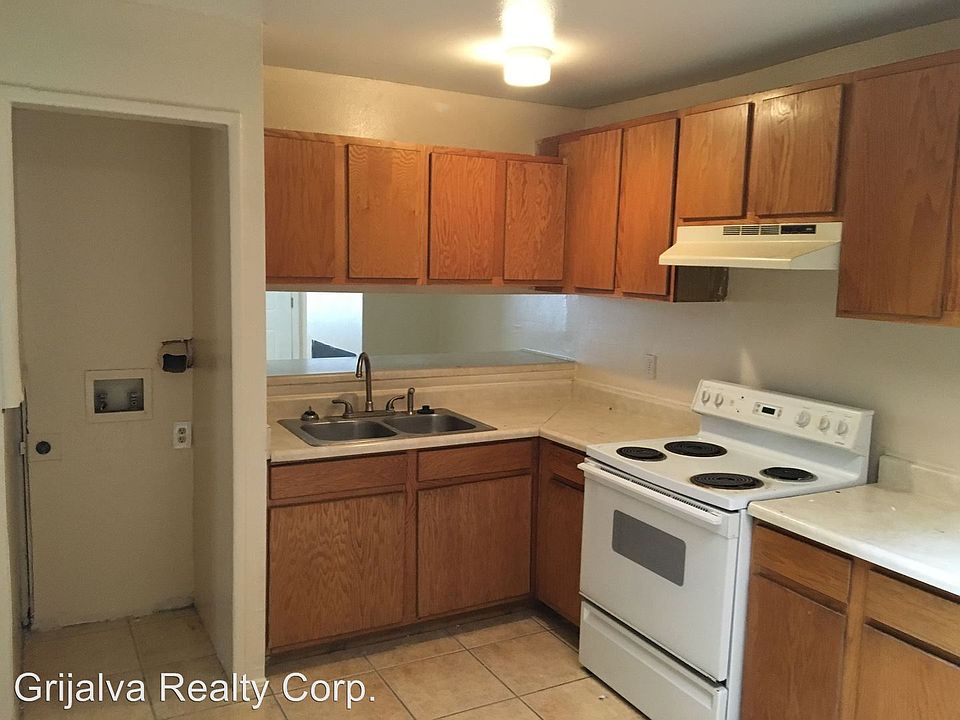 1st image of 371 E Thoroughbred St #5