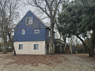 701 Cockle St, Surf City, NC 28445