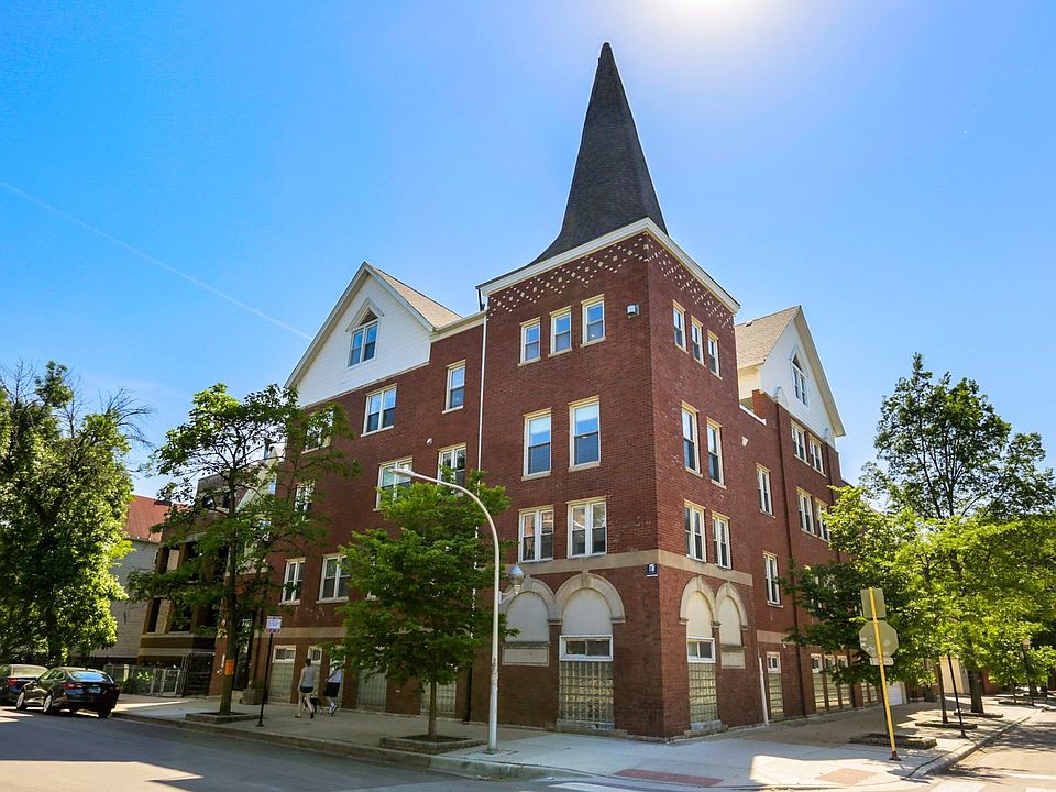 1st image of 3252 N Kenmore Ave APT 302