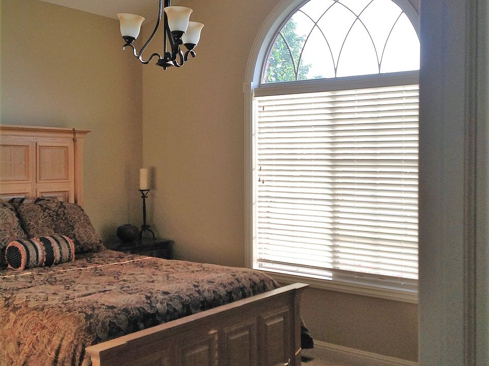 2nd image of 23205 Golfpointe Cir