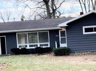 932 Wedgewood Rd, Saint Joseph, MI 49085