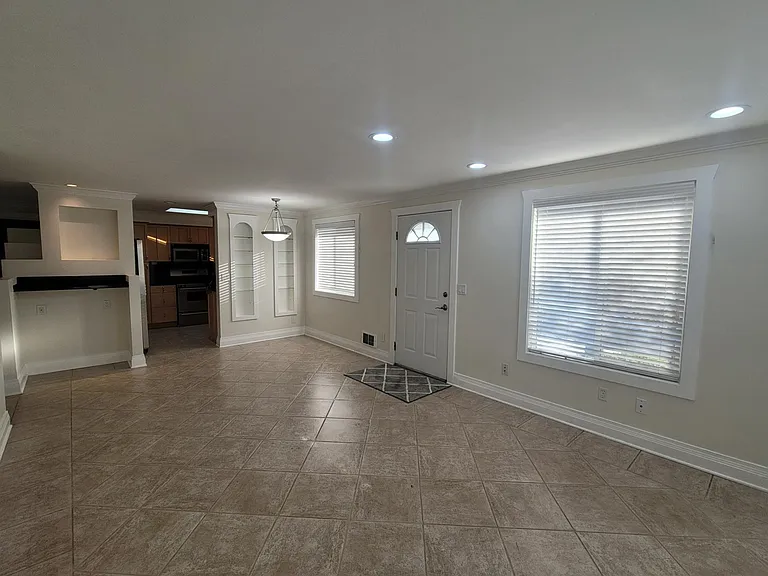 1031 Maple St #A — Photo 3