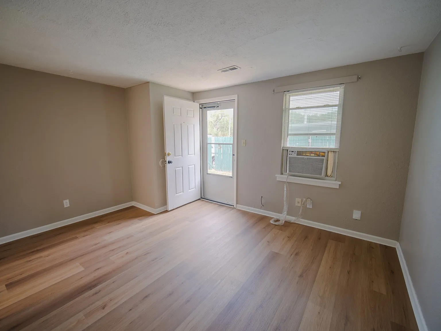 2 bed, $795 — Photo 4