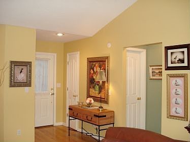 5th image of 1019 Silver Creek Ln