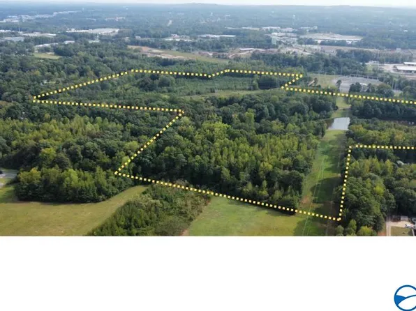 423 Substation Rd, Albertville, AL 35950