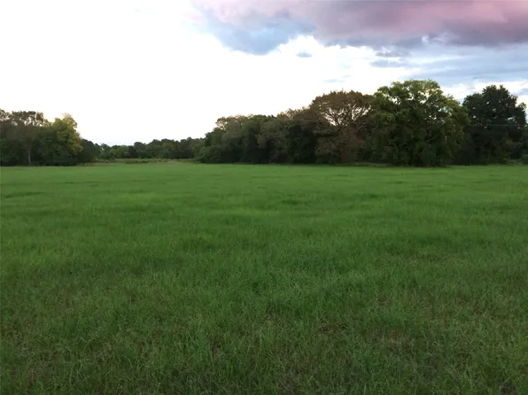 347 E Caroline St, Trinity, TX 75862