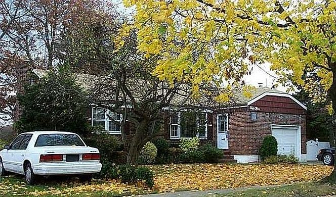 2nd image of 53 Buffalo St