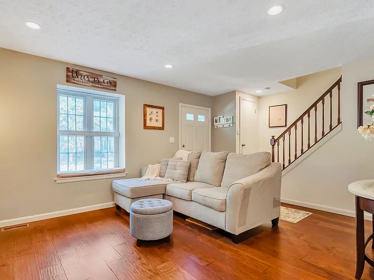 1731 Jones Falls Ct — Photo 3