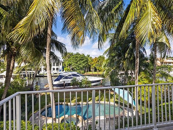 2nd image of 2505 E Las Olas Boulevard