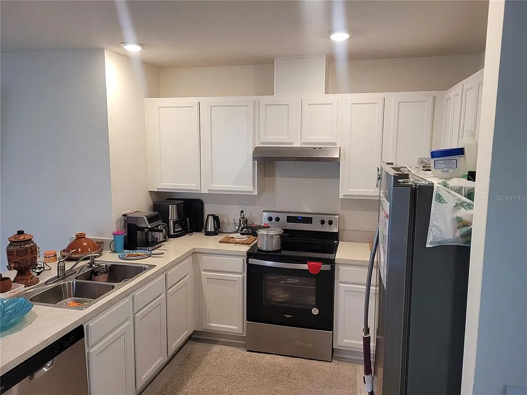 3 bed, 2.0 bath, 1501 sqft, $2,000 — Photo 4