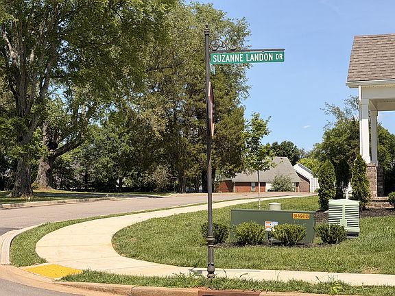 4th image of 2919 Suzanne Landon Dr