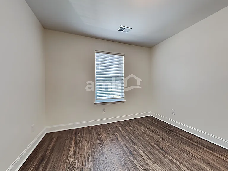 505 W Lionel Rd — Photo 17