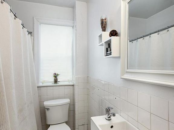 4th image of 277 W Tulpehocken St