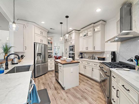 5th image of 1922 Sand Hollow Ln
