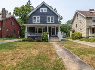 2588 Queenston Rd, Cleveland Heights, OH 44118