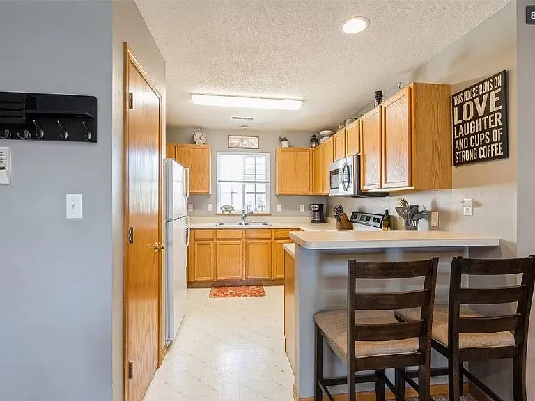 860 Magnolia Ln #5 — Photo 6