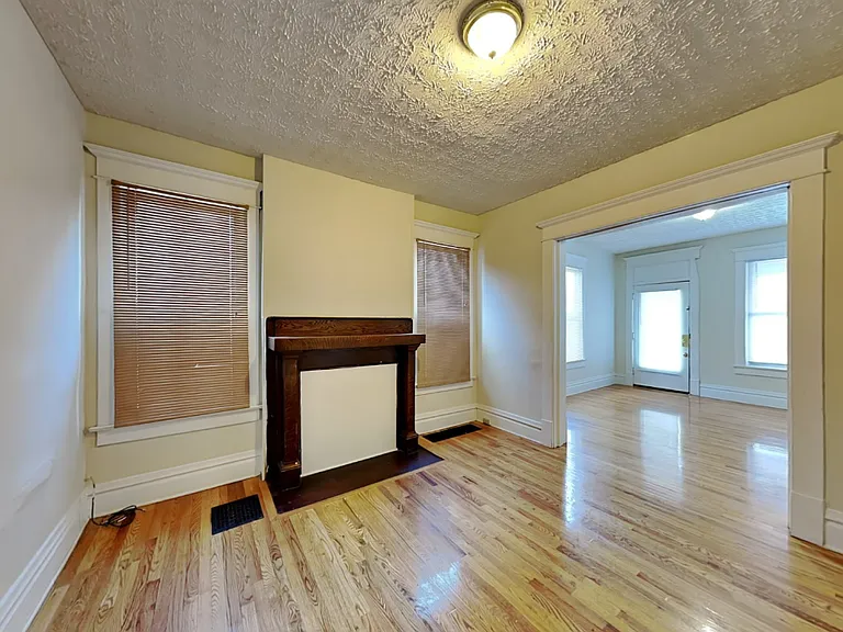 1633 Summit St #1635 — Photo 9