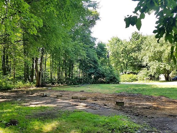 4th image of 6425 N Woodridge Dr