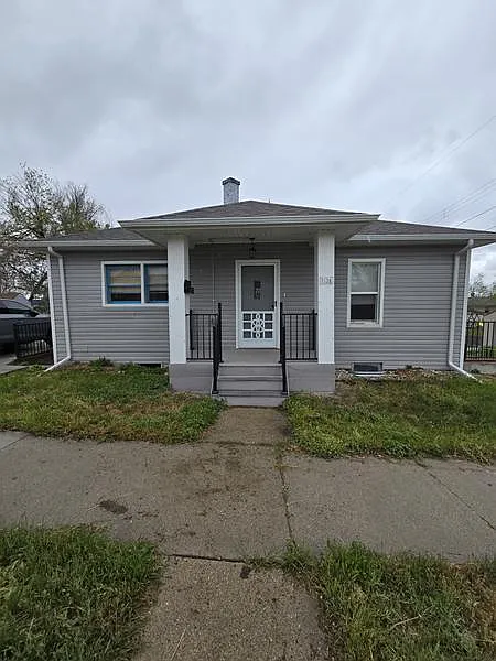 1138 W 11th St — Photo 2