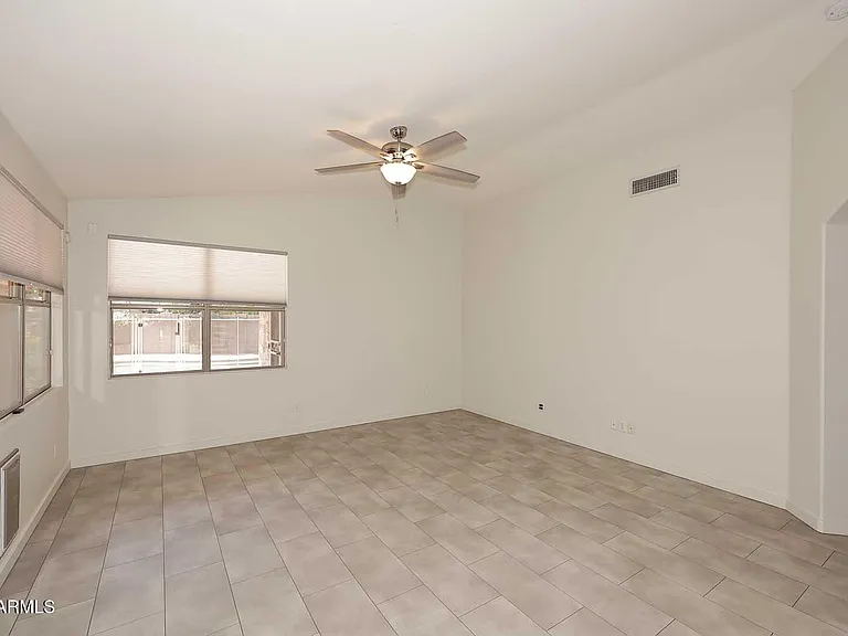 4517 E Melinda Ln — Photo 10