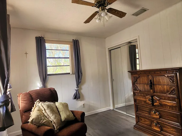 2355 SE State Road 100 — Photo 8