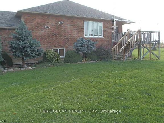 2nd image of 1020 Green Mountain Rd E