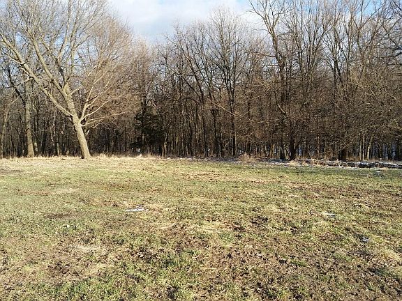 3rd image of 3228 Deer Run Ave