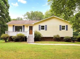 7161 Dogwood Cir, Thomasville, NC 27360