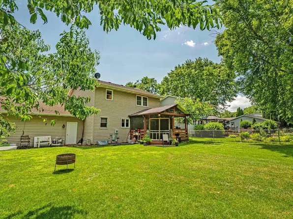 5626 RUSTIC WOODS Drive, Madison, WI 53716