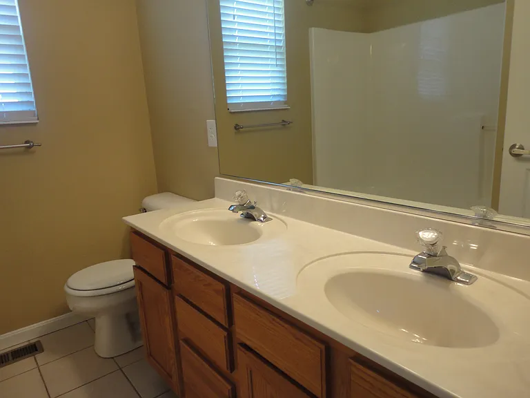 3358 Village Dr — Photo 11