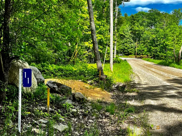 11 Sprague Road, Washington, ME 04574