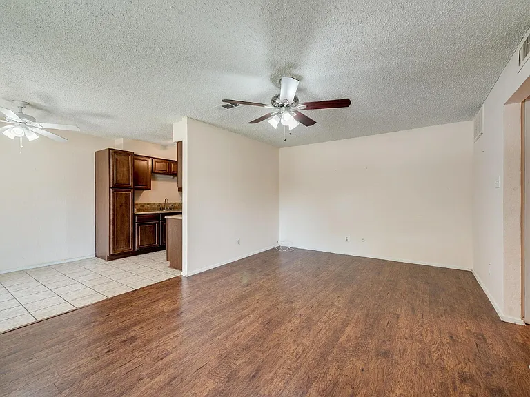 632 Timberline Dr — Photo 5