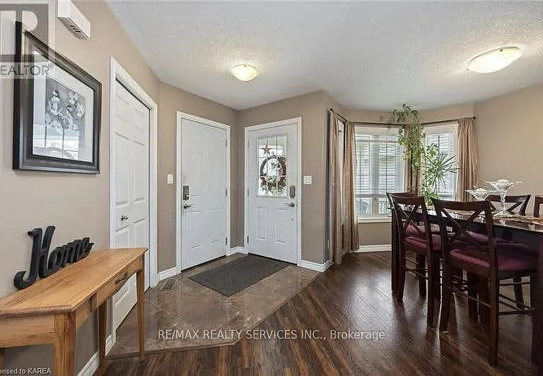 172 Macdougall Dr — Photo 5