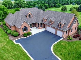 969 Denny Rd, Sugar Grove, IL 60554