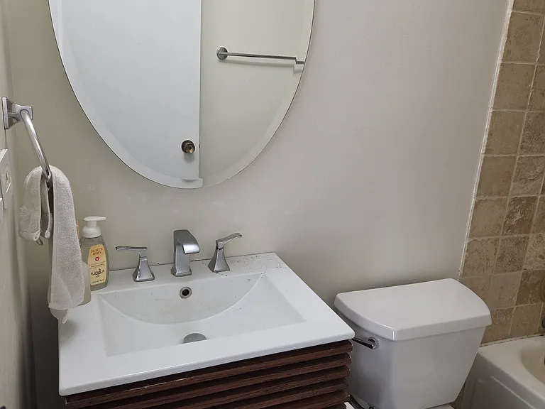 444 W Fullerton Pkwy — Photo 10