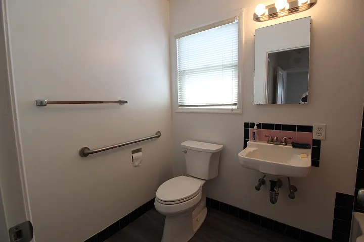 815 Central Ave #B — Photo 7
