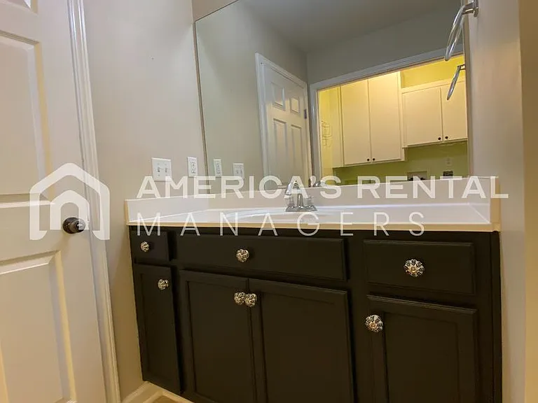 2807 Southwood Ln — Photo 19