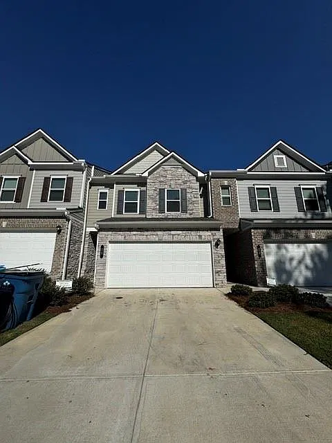 3 bed, 2.5 bath, 1730 sqft, $2,200 — Photo 1
