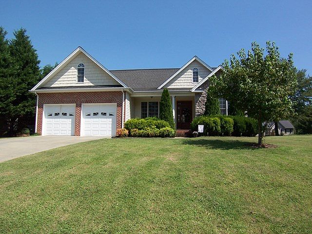 1st image of 307 Hidden Creek Dr