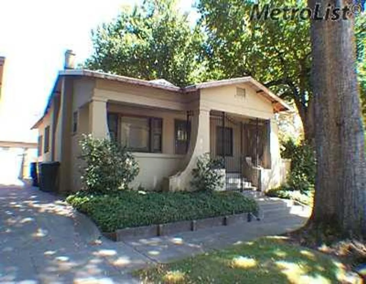 Building Photo - 3031 I St
