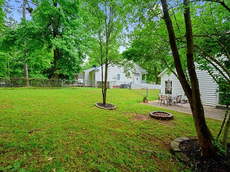 200 Highgate Cir — Photo 21