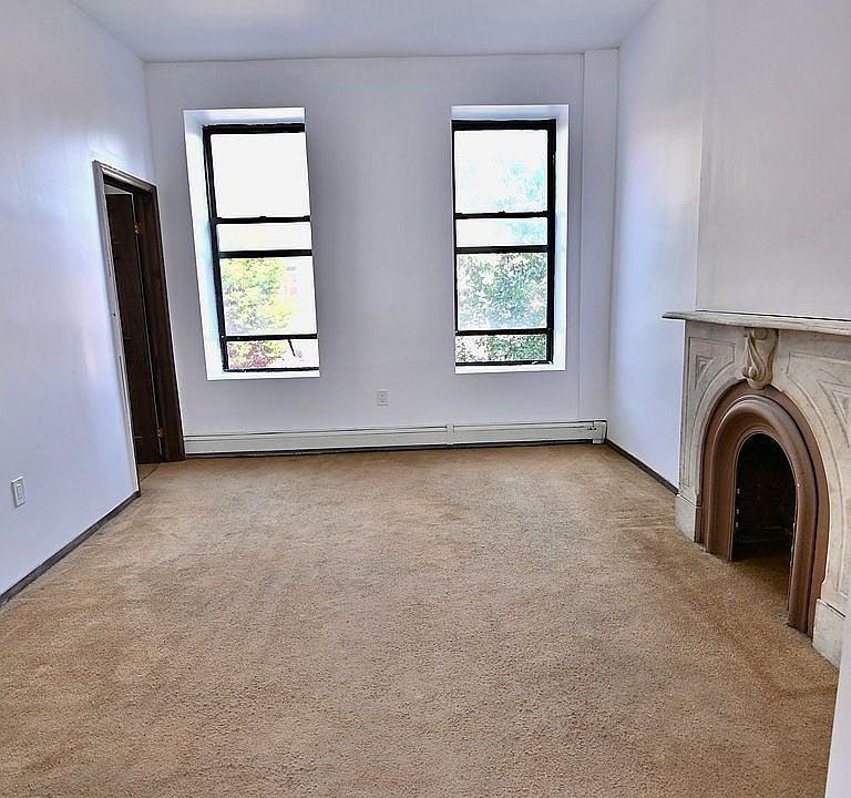 1st image of 136 Jefferson Ave APT 2