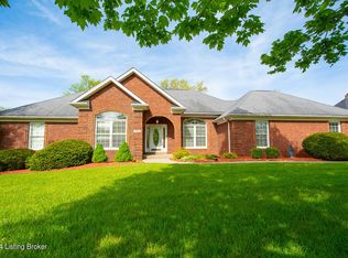 173 White Oak Dr, Mount Washington, KY 40047