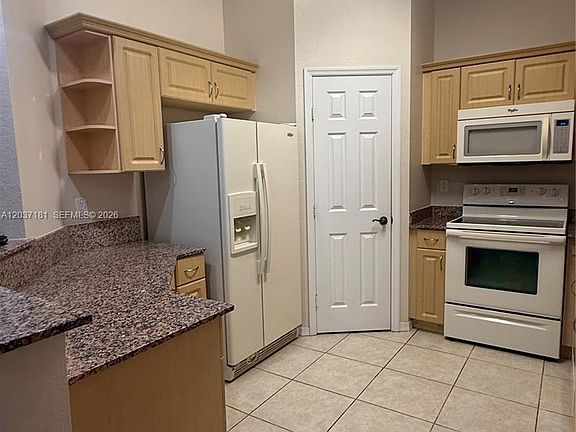 5th image of 1657 SE 23rd Way #1657