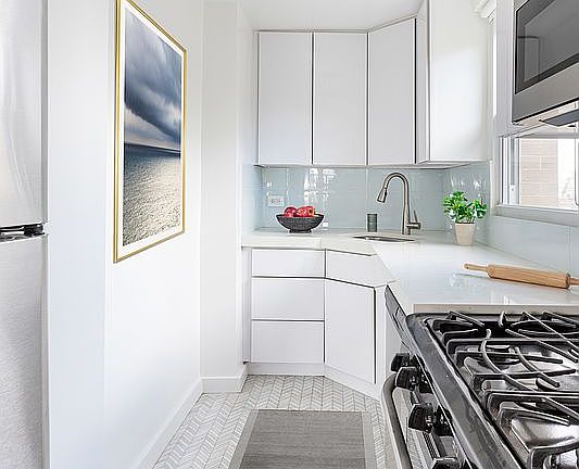 5th image of 80 Central Park W APT 18A