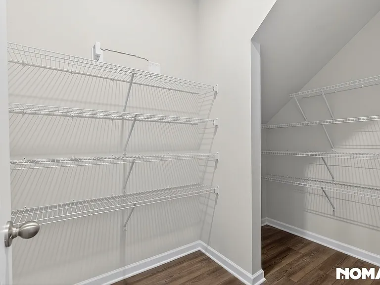 6039 Hickory Creek Ct — Photo 28