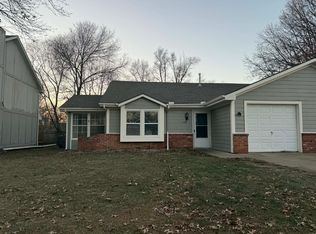 1110 SE Prairie Ln APT A, Oak Grove, MO 64075