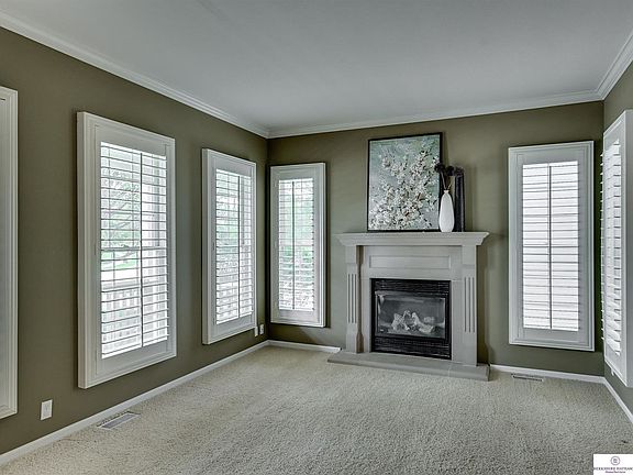 5th image of 517 S 186th St