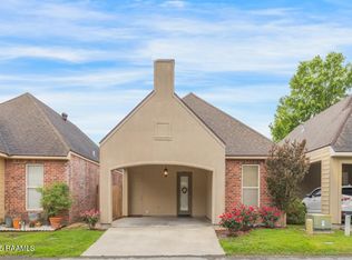 107 Laguna Ln, Lafayette, LA 70508