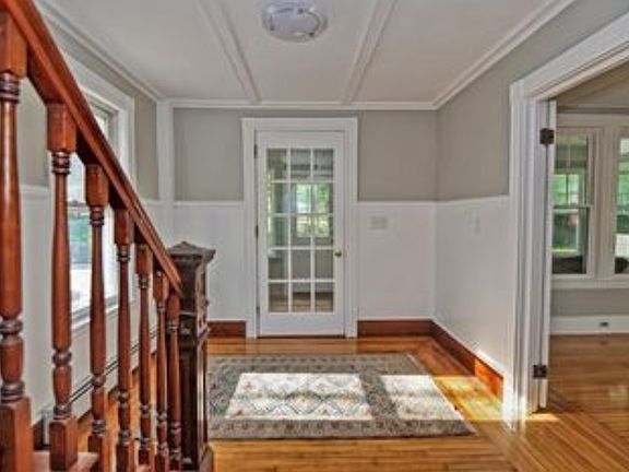 4th image of 197 Essex Ave